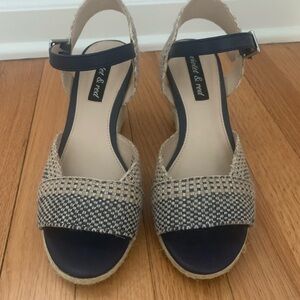 Chic Navy & Cream Women Sandals